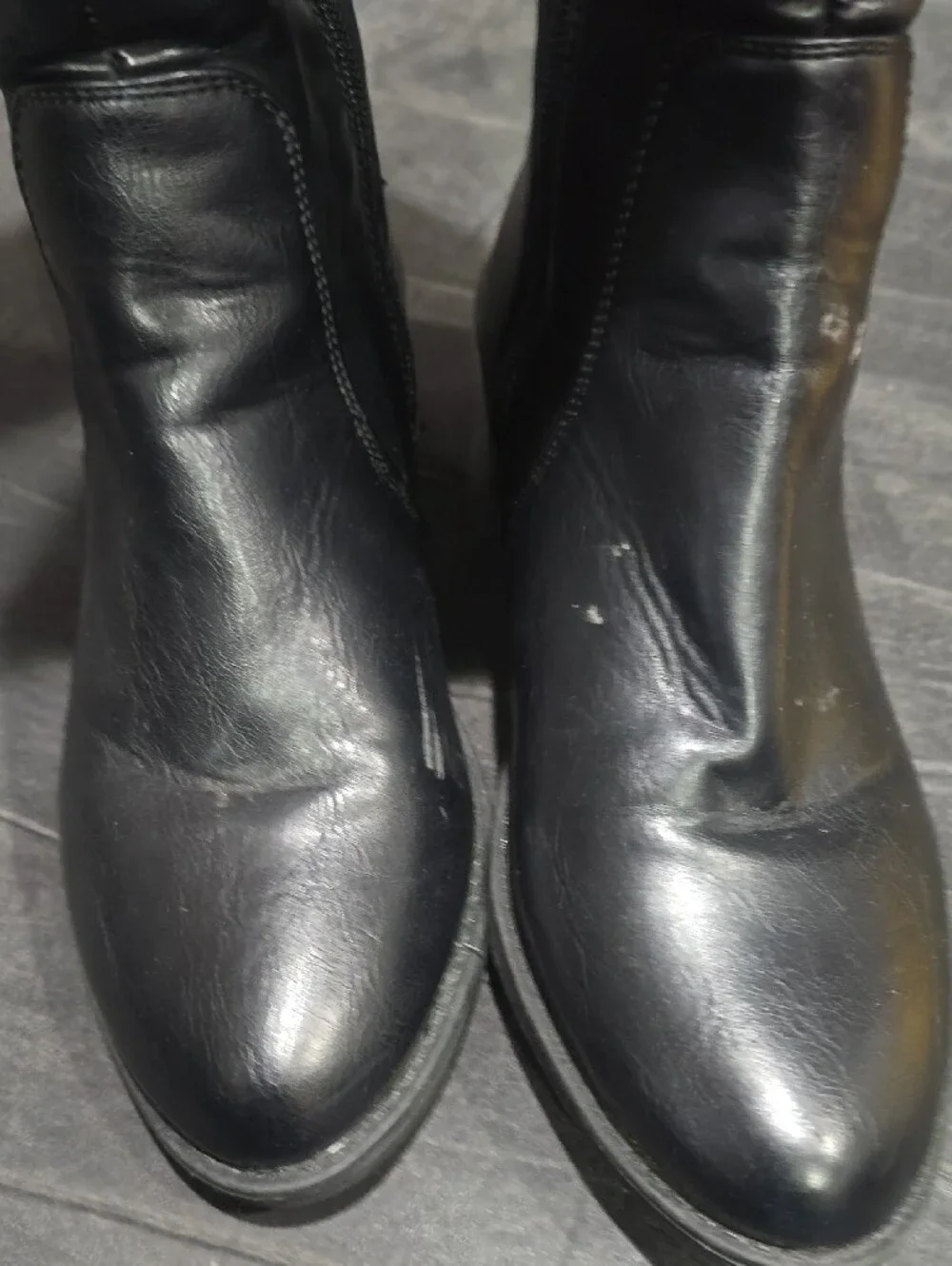 easy street sleek black
